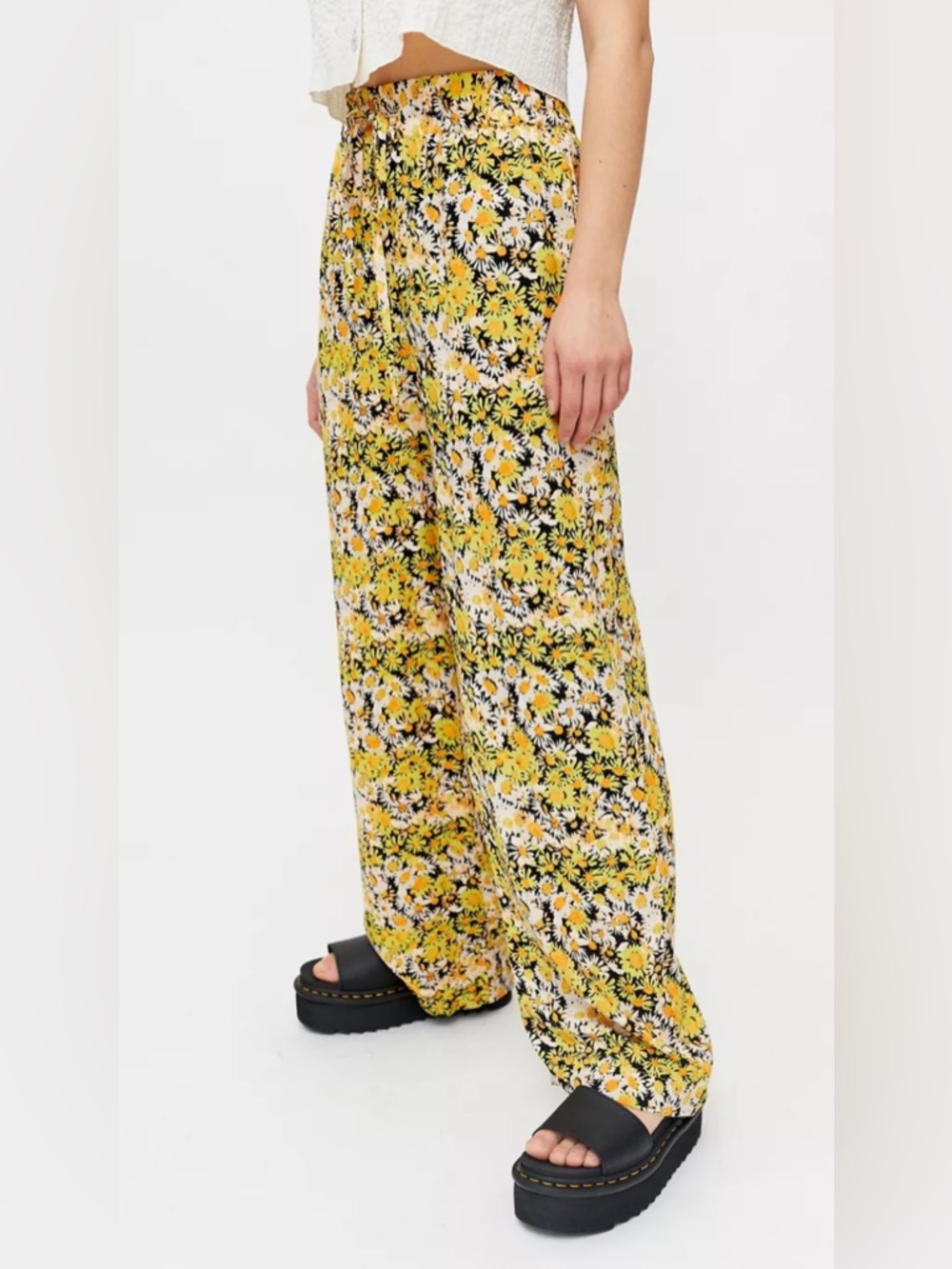 Urban Outfitters UO Carmen Pull On Pant Printed Floral Yellow Sunshine Lounge